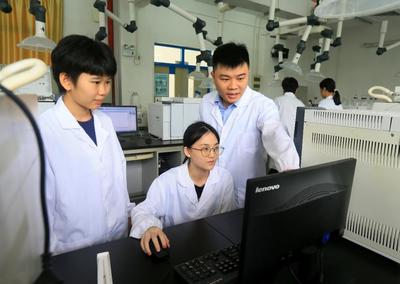 新材料技术的创新开发 以全国技术能手李嘉伟为例